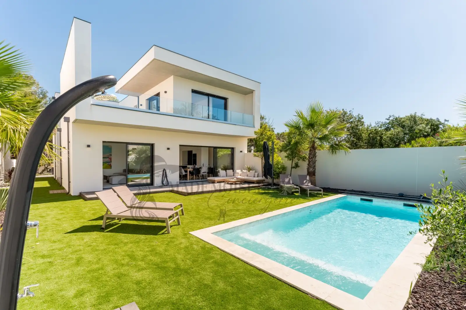 Villa Camarines — photo 1